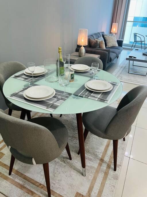 1 Bed Apartment With Sea View, Pool, Gym & Free Parking In Dubai Marina Exterior foto